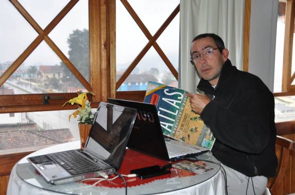 Trabalhando no quentinho do hotel enquanto lá fora faz friiiio (Urubici - SC)